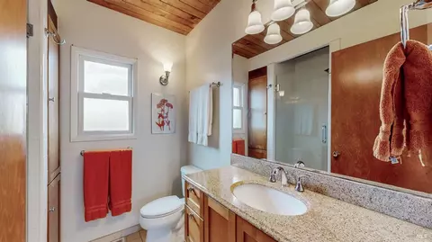 Bath - 41 Cliff St, Dillon Beach, CA 94929 photo 1 of 3