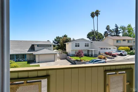 Exterior - 116 Silverview Ct, Vallejo, CA 94591 photo 4 of 9