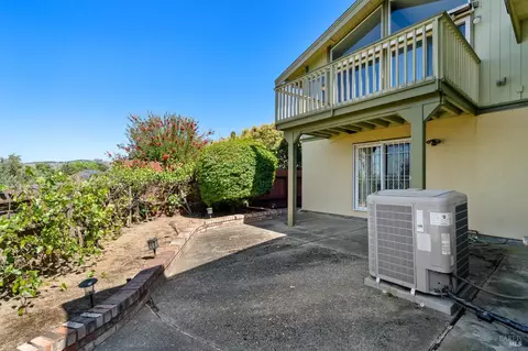 Exterior - 116 Silverview Ct, Vallejo, CA 94591 photo 7 of 9