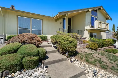 Exterior - 116 Silverview Ct, Vallejo, CA 94591 photo 3 of 9