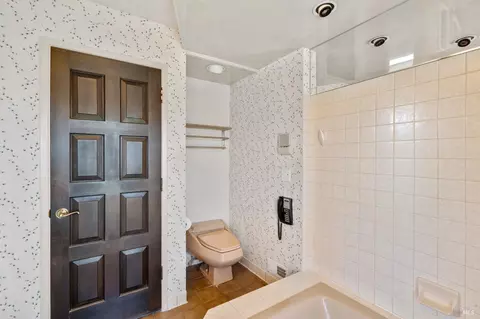 Bath - 116 Silverview Ct, Vallejo, CA 94591 photo 3 of 6