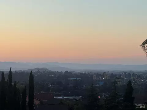View/Area - 116 Silverview Ct, Vallejo, CA 94591 photo 3 of 6