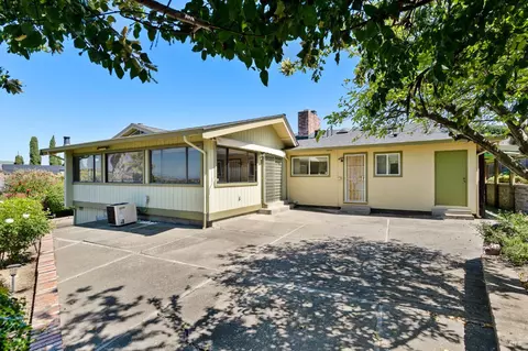 Exterior - 116 Silverview Ct, Vallejo, CA 94591 photo 5 of 9