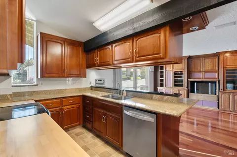 Kitchen - 116 Silverview Ct, Vallejo, CA 94591 photo 4 of 4