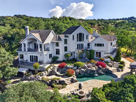 777 Shiloh Cyn, Santa Rosa, CA 95403