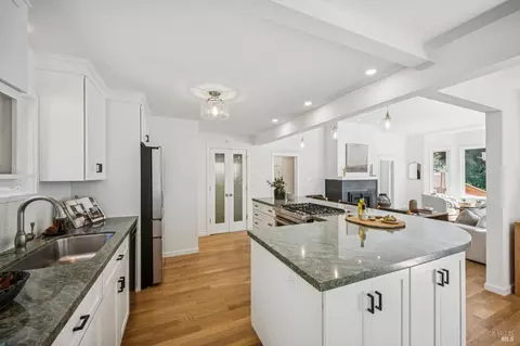 Kitchen - 334 W Blithedale Ave, Mill Valley, CA 94941 photo 6 of 9