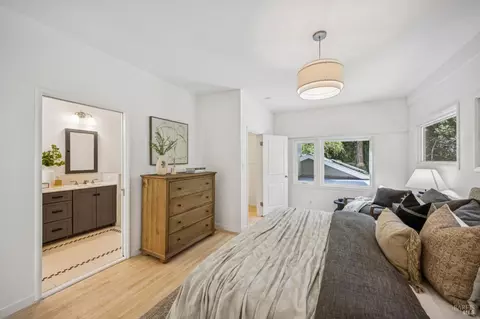 Bedroom - 334 W Blithedale Ave, Mill Valley, CA 94941 photo 7 of 16