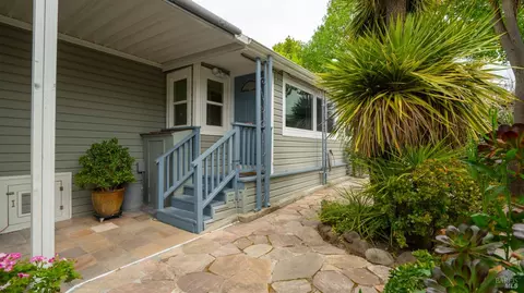 204 Barcelona Ave, Novato, CA 94949