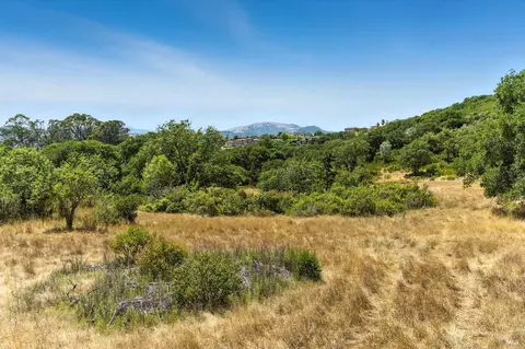 70 Oxford Dr, San Rafael, CA 94903