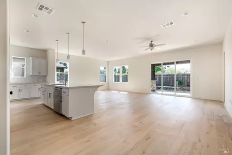 Living - 3541 Ruston Ln, Napa, CA 94558 photo 1 of 2