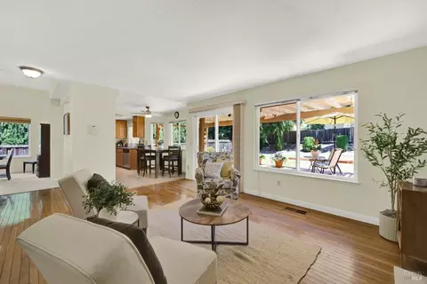Living - 1934 Summit Dr, Fairfield, CA 94534 photo 5 of 6