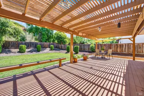 Exterior - 1934 Summit Dr, Fairfield, CA 94534 photo 8 of 18