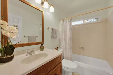 Bath - 1934 Summit Dr, Fairfield, CA 94534 photo 8 of 8