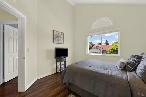 Bedroom - 1934 Summit Dr, Fairfield, CA 94534 photo 6 of 7