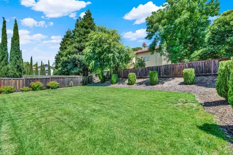 Exterior - 1934 Summit Dr, Fairfield, CA 94534 photo 15 of 18