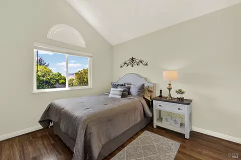 Bedroom - 1934 Summit Dr, Fairfield, CA 94534 photo 5 of 7