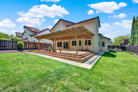 Exterior - 1934 Summit Dr, Fairfield, CA 94534 photo 14 of 18