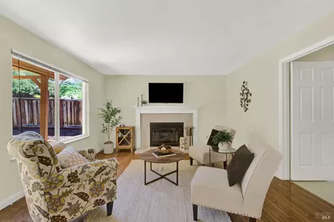 Living - 1934 Summit Dr, Fairfield, CA 94534 photo 2 of 6