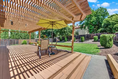 Exterior - 1934 Summit Dr, Fairfield, CA 94534 photo 10 of 18