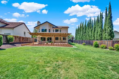 Exterior - 1934 Summit Dr, Fairfield, CA 94534 photo 12 of 18