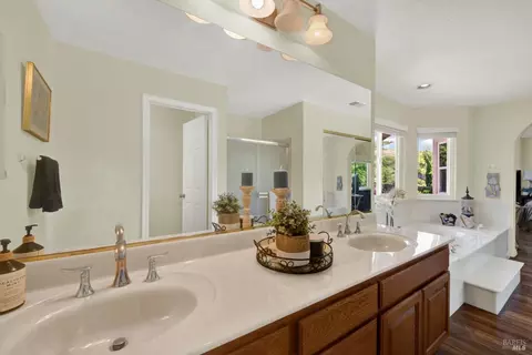 Bath - 1934 Summit Dr, Fairfield, CA 94534 photo 7 of 8