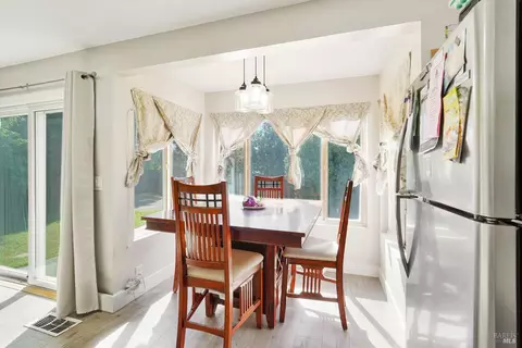 Dining - 2363 Oceanic Ct, Fairfield, CA 94533 photo 3 of 3