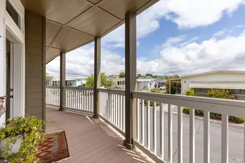 121 Cabana Dr, Napa, CA 94558 photo 3