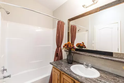 121 Cabana Dr, Napa, CA 94558 photo 33