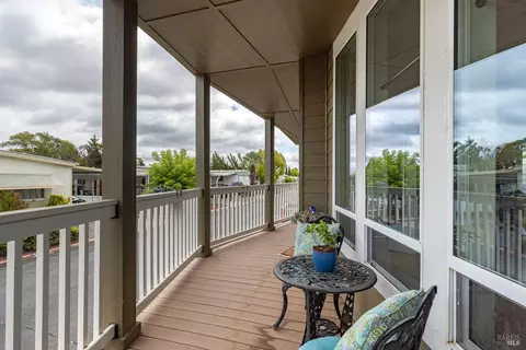 121 Cabana Dr, Napa, CA 94558 photo 4