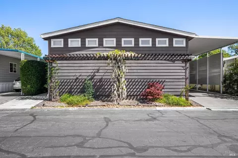 106 Shamrock Cir, Santa Rosa, CA 95403