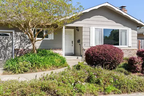 Exterior - 429 Eileen Dr, Sebastopol, CA 95472 photo 2 of 7