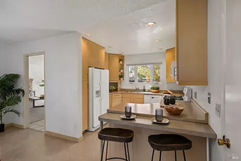 Kitchen - 429 Eileen Dr, Sebastopol, CA 95472 photo 1 of 4