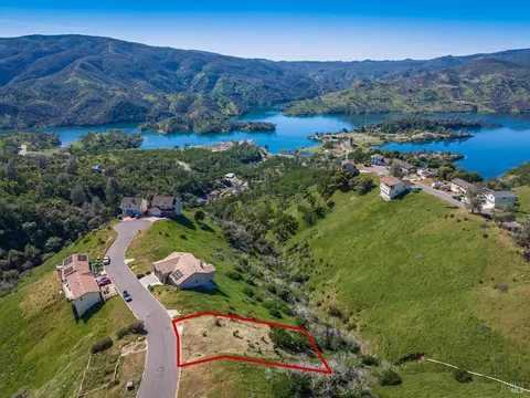 318 Black Oak Ln, Napa, CA 94558