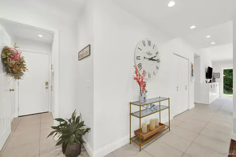 Entry Way - 3225 W Pelham Ct, Fairfield, CA 94534 photo 4 of 7