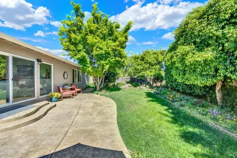 Exterior - 3225 W Pelham Ct, Fairfield, CA 94534 photo 19 of 31