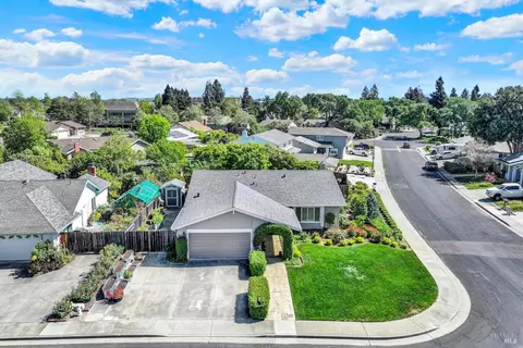View/Area - 3225 W Pelham Ct, Fairfield, CA 94534 photo 1 of 8