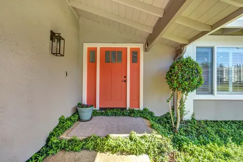 Entry Way - 3225 W Pelham Ct, Fairfield, CA 94534 photo 1 of 7