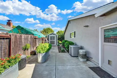 Exterior - 3225 W Pelham Ct, Fairfield, CA 94534 photo 28 of 31