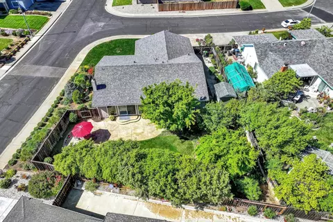 View/Area - 3225 W Pelham Ct, Fairfield, CA 94534 photo 6 of 8