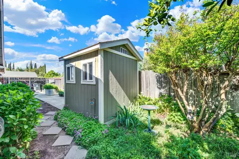 Exterior - 3225 W Pelham Ct, Fairfield, CA 94534 photo 27 of 31