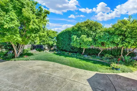 Exterior - 3225 W Pelham Ct, Fairfield, CA 94534 photo 22 of 31