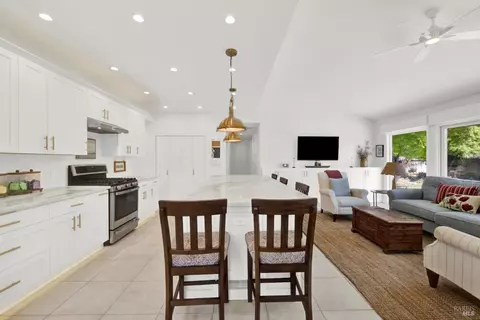 Kitchen - 3225 W Pelham Ct, Fairfield, CA 94534 photo 10 of 19