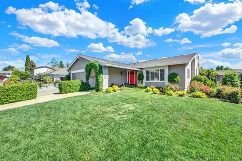 Exterior - 3225 W Pelham Ct, Fairfield, CA 94534 photo 8 of 31
