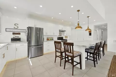 Kitchen - 3225 W Pelham Ct, Fairfield, CA 94534 photo 9 of 19