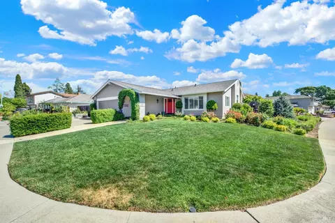 Exterior - 3225 W Pelham Ct, Fairfield, CA 94534 photo 5 of 31