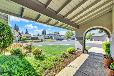 Exterior - 3225 W Pelham Ct, Fairfield, CA 94534 photo 11 of 31