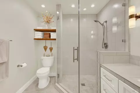 Bath - 3225 W Pelham Ct, Fairfield, CA 94534 photo 3 of 5