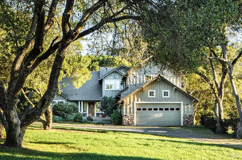 96 Valley View Dr, Petaluma, CA 94952