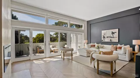 143 Knollwood Dr, San Rafael, CA 94901