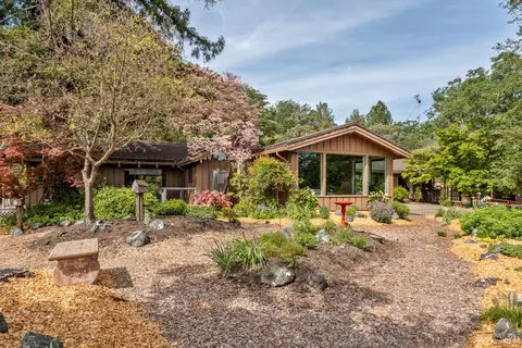 308 Jefferson Ln, Ukiah, CA 95482